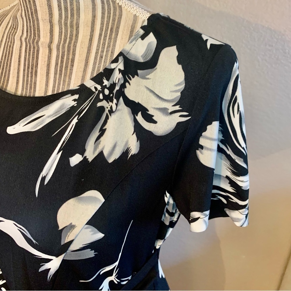 NWT VfEmage Dress Med Black White Floral Short Sleeve Black Bow at Waist Midi - Picture 7 of 16